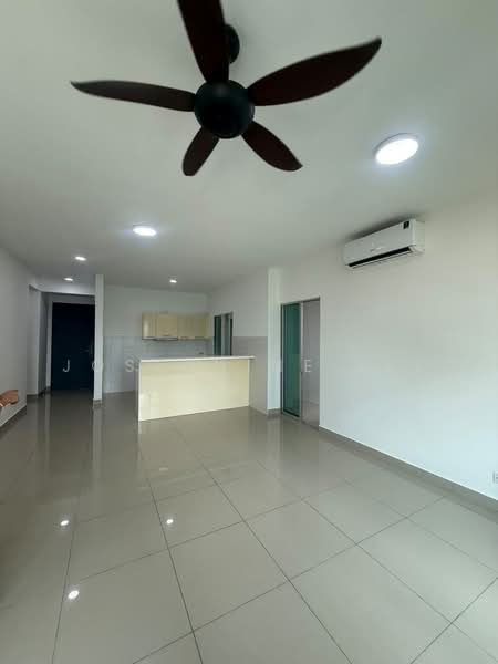 Kondominium untuk Disewa di Casa Tropicana - Josephine Lee - Living Room - PropertyGuru.com.my