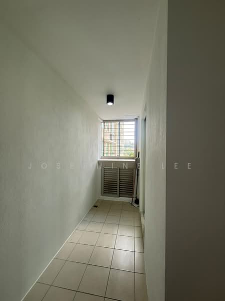Kondominium untuk Disewa di Casa Tropicana - Josephine Lee - Corridor - PropertyGuru.com.my