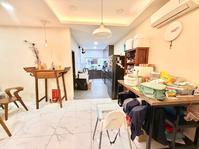Rumah Teres 2 Tingkat untuk Dijual di Seksyen 23 (Shah Alam) - Ashraff Daniel - Living Room - PropertyGuru.com.my
