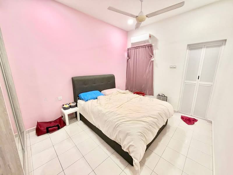 Rumah Teres 2 Tingkat untuk Dijual di Seksyen 23 (Shah Alam) - Ashraff Daniel - Bedroom - PropertyGuru.com.my