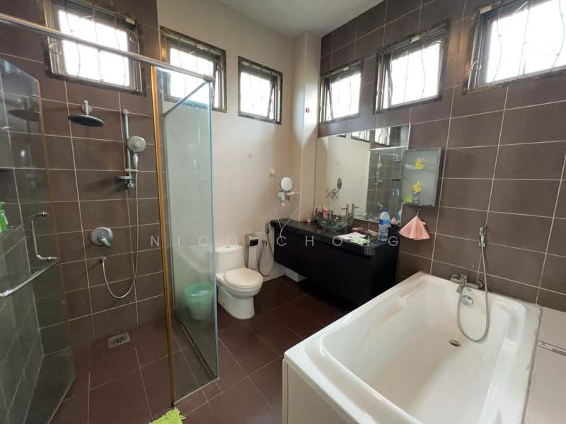 Bungalow for Sale in Taman Permas Indah (Masai) - Nico Chong - Bathroom - PropertyGuru.com.my