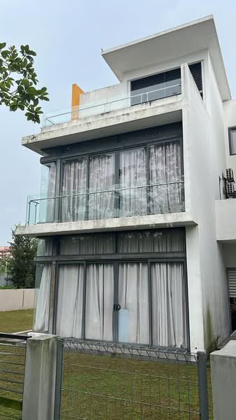 Rumah Teres 3 Tingkat untuk Dijual di Lake Fields (Sungai Besi) - Suki Tan - PropertyGuru.com.my
