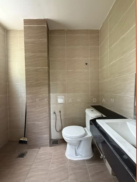 Semi-Detached House for Rent in Saujana Impian (Kajang) - Zuraidah Dan - Bathroom - PropertyGuru.com.my