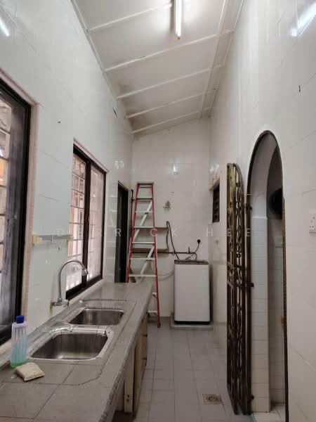 Rumah Teres 2 Tingkat untuk Disewa di Bandar Sungai Long (Selangor) - Derrick Hee - Kitchen - PropertyGuru.com.my