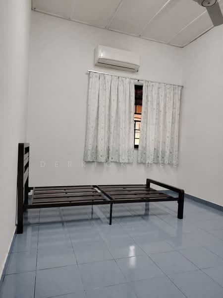 Rumah Teres 2 Tingkat untuk Disewa di Bandar Sungai Long (Selangor) - Derrick Hee - Bedroom - PropertyGuru.com.my