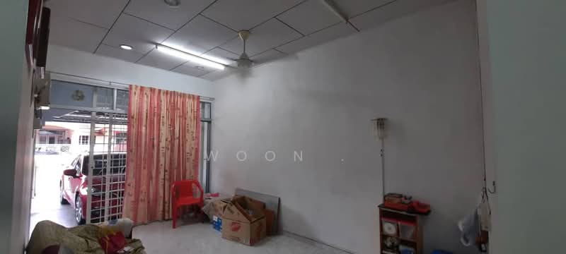 Rumah Teres 1 Tingkat untuk Dijual di Taman Kelubi (Rim) - Woon . - Living Room - PropertyGuru.com.my