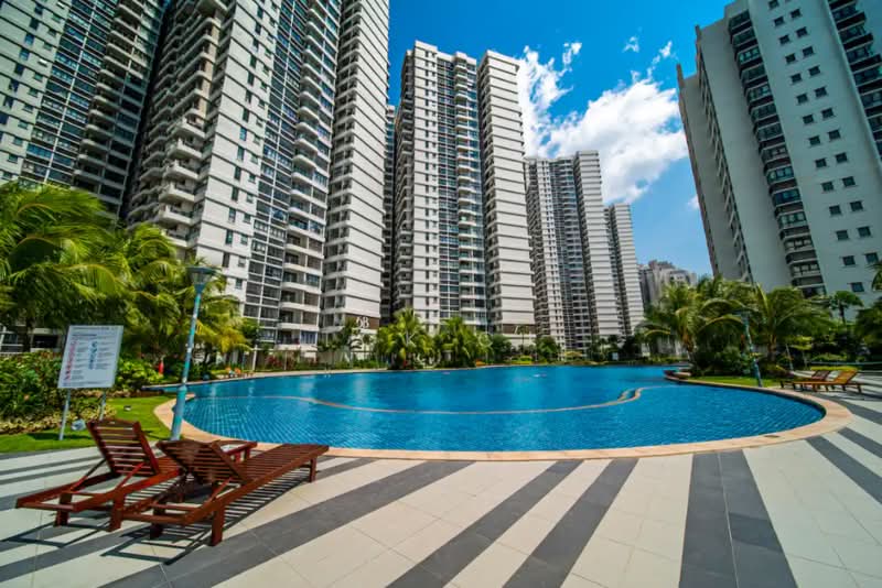 Condominium for Sale at Amberside @ Country Garden Danga Bay - Tok CJ - Exterior - PropertyGuru.com.my