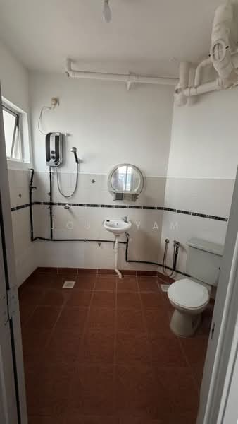 Kondominium untuk Disewa di Bam Villa - Jojo Yam - Bathroom - PropertyGuru.com.my