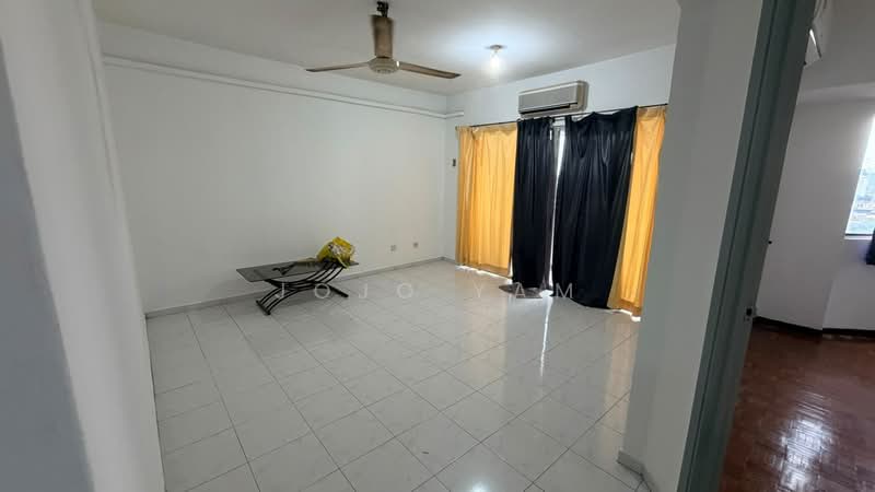 Kondominium untuk Disewa di Bam Villa - Jojo Yam - Living Room - PropertyGuru.com.my