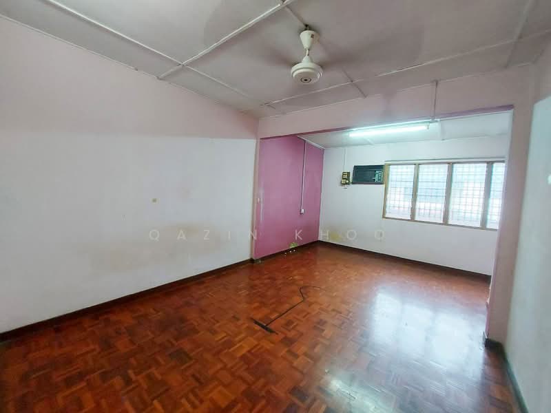2-storey Terraced House for Sale in Taman Cempaka (Ipoh) - Qazin Khoo - Living Room - PropertyGuru.com.my