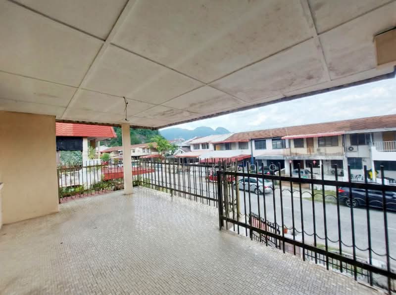 2-storey Terraced House for Sale in Taman Cempaka (Ipoh) - Qazin Khoo - Balcony - PropertyGuru.com.my