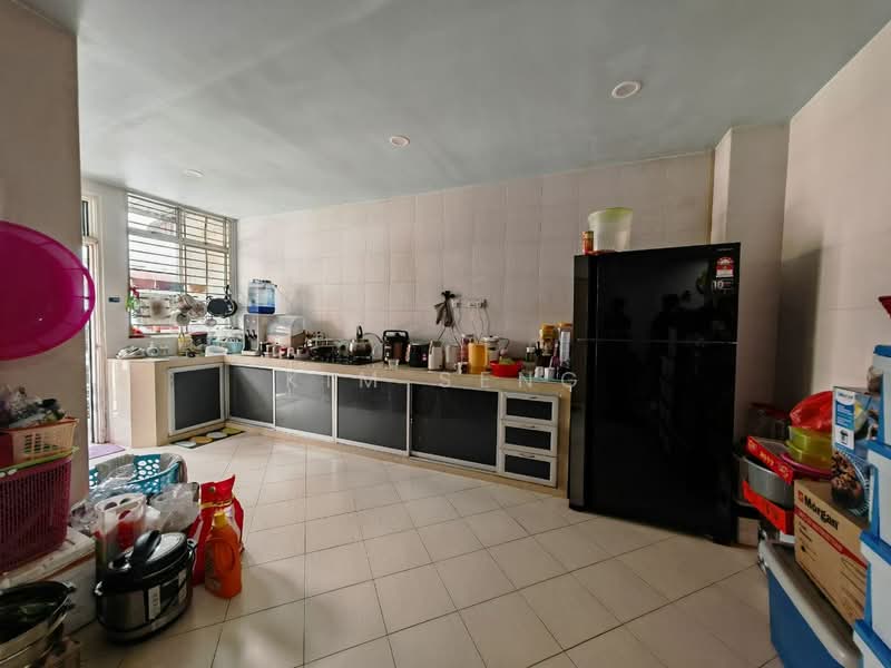 2-storey Terraced House for Sale in Taman Sri Kluang (Kluang) - Kim Seng - Kitchen - PropertyGuru.com.my
