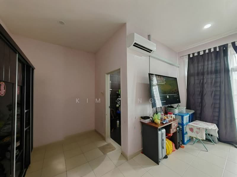 2-storey Terraced House for Sale in Taman Sri Kluang (Kluang) - Kim Seng - Living Room - PropertyGuru.com.my