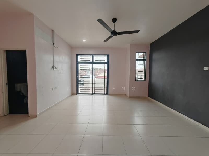 Rumah Teres 2-Tingkat untuk Dijual di Taman Sri Kluang (Kluang) - Kim Seng - Living Room - PropertyGuru.com.my