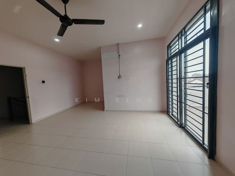 Rumah Teres 2-Tingkat untuk Dijual di Taman Sri Kluang (Kluang) - Kim Seng - Interior - PropertyGuru.com.my