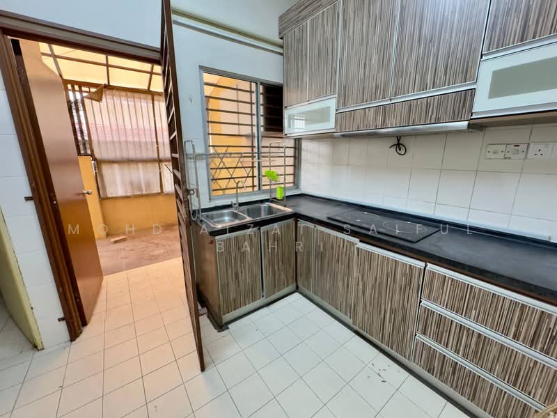 2-storey Terraced House for Sale in Usj 2 (Subang Jaya) - Mohd Aizat Saiful Bahri - Kitchen - PropertyGuru.com.my