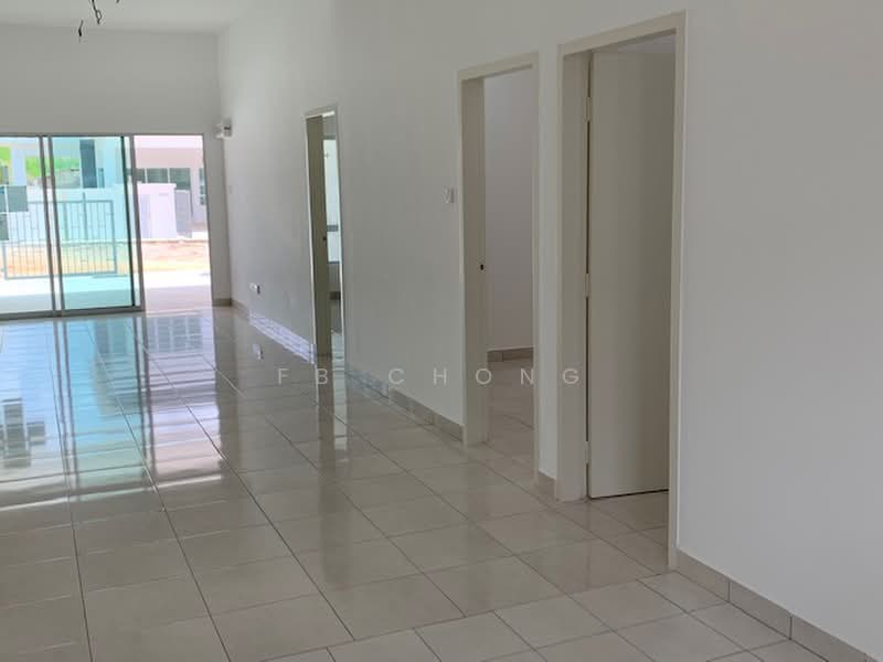 Rumah Teres 1 Tingkat untuk Dijual di Bandar Universiti Teknologi Lagenda (Mantin) - FB Chong - Living Room - PropertyGuru.com.my