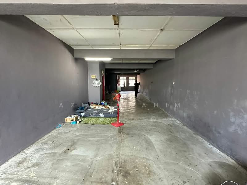 Kedai untuk Dijual di Desa Pinggiran Putra (Dengkil) - Azli Ibrahim - Interior - PropertyGuru.com.my