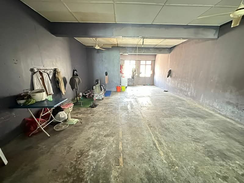 Kedai untuk Dijual di Desa Pinggiran Putra (Dengkil) - Azli Ibrahim - Interior - PropertyGuru.com.my