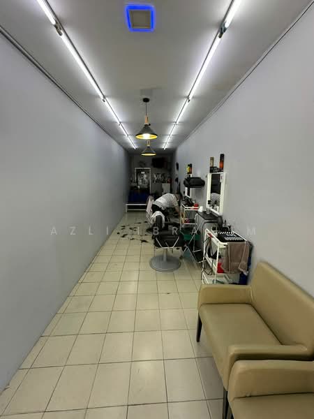 Kedai untuk Dijual di Desa Pinggiran Putra (Dengkil) - Azli Ibrahim - Interior - PropertyGuru.com.my