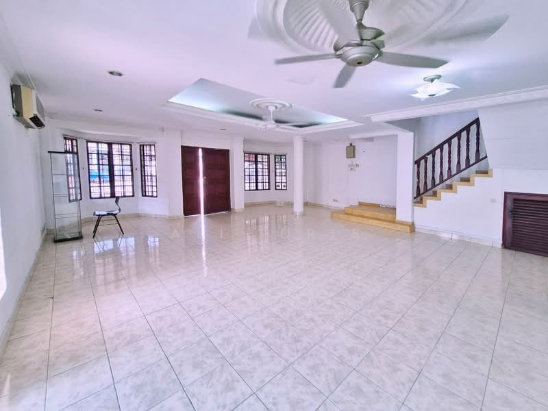Rumah Teres 2 Tingkat untuk Dijual di Seksyen 7 (Kota Damansara) - Ali Idris - Living Room - PropertyGuru.com.my