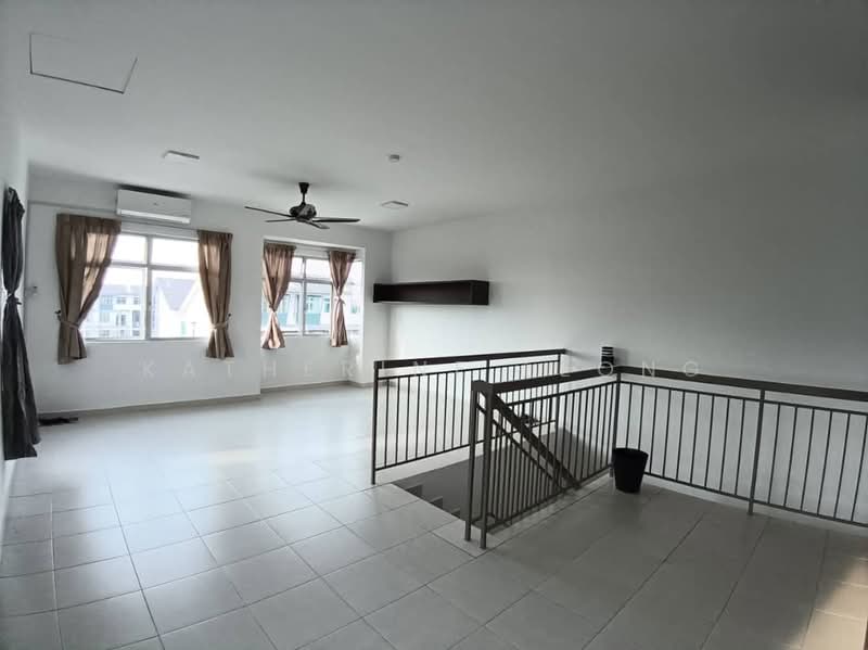 3-storey Terraced House for Rent in Taman Kundang Jaya (Rawang) - Katherine Leong - Living Room - PropertyGuru.com.my