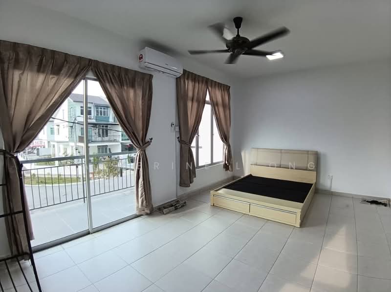 3-storey Terraced House for Rent in Taman Kundang Jaya (Rawang) - Katherine Leong - Bedroom - PropertyGuru.com.my