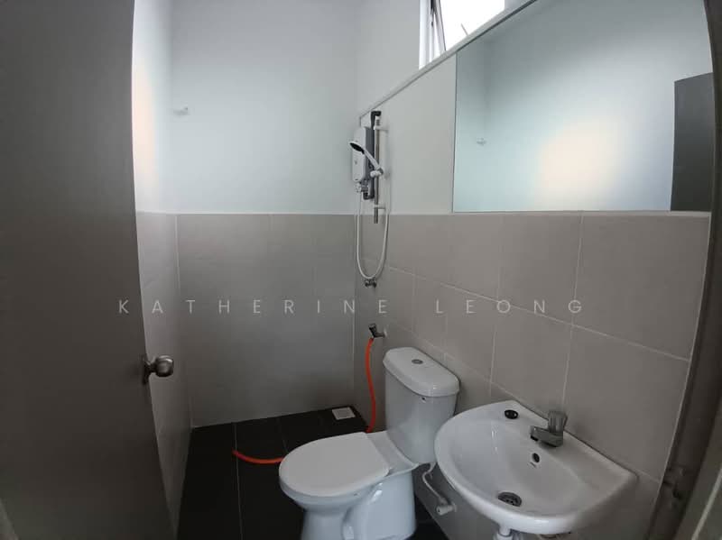 3-storey Terraced House for Rent in Taman Kundang Jaya (Rawang) - Katherine Leong - Bathroom - PropertyGuru.com.my