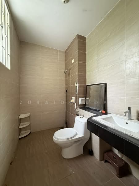 Semi-Detached House for Rent in Saujana Impian (Kajang) - Zuraidah Dan - Bathroom - PropertyGuru.com.my
