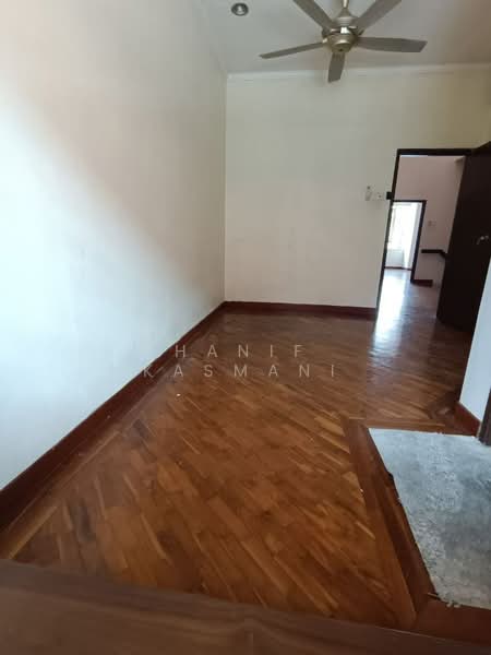 2-storey Terraced House for Sale in Subang Bestari (Shah Alam) - Hanif Kasmani - PropertyGuru.com.my