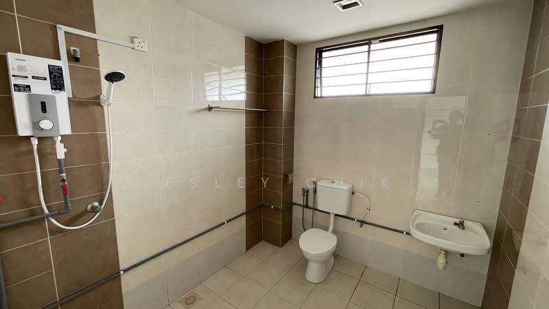 Rumah Berkembar untuk Dijual di Bandar Mahkota Cheras (Cheras) - Lesley Chik - Bathroom - PropertyGuru.com.my