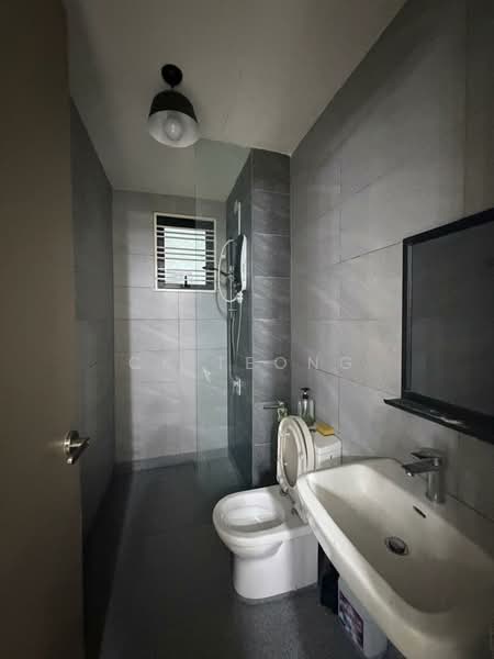 Kondominium untuk Disewa di Bennington Residences @ SkyArena - CK Teong - Bathroom - PropertyGuru.com.my