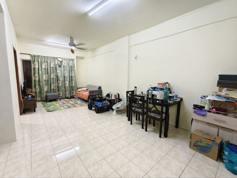 Pangsapuri untuk Dijual di Pandan Court - Azli Ibrahim - Living Room - PropertyGuru.com.my