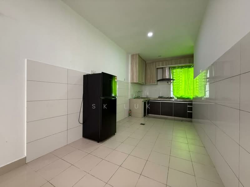 3-storey Terraced House for Sale in Rawang (Selangor) - SK Luk - Kitchen - PropertyGuru.com.my