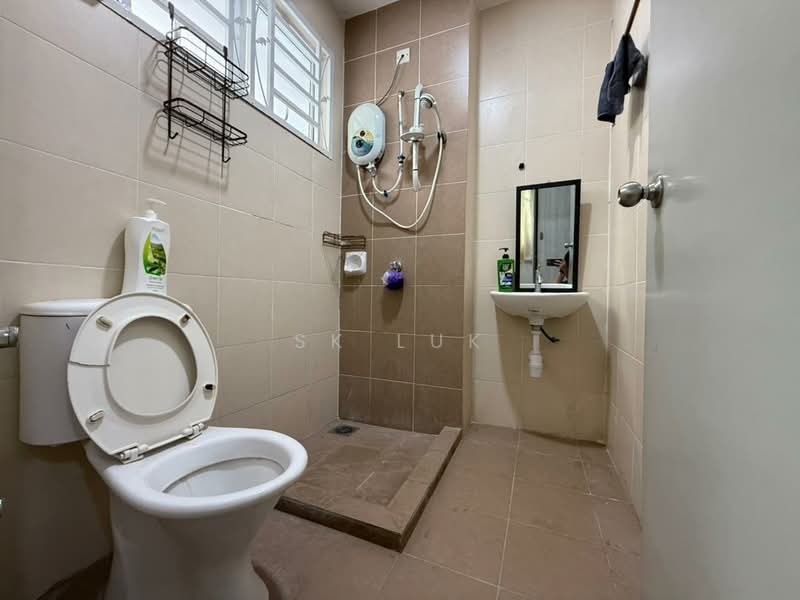 3-storey Terraced House for Sale in Rawang (Selangor) - SK Luk - Bathroom - PropertyGuru.com.my