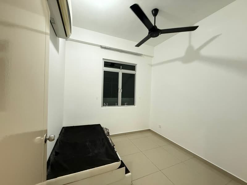 Condominium for Sale at Fairway Suites - Winnie Lau - Bedroom - PropertyGuru.com.my