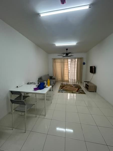Pangsapuri untuk Disewa di Puncak Hijauan - Scott Neoh - Living Room - PropertyGuru.com.my