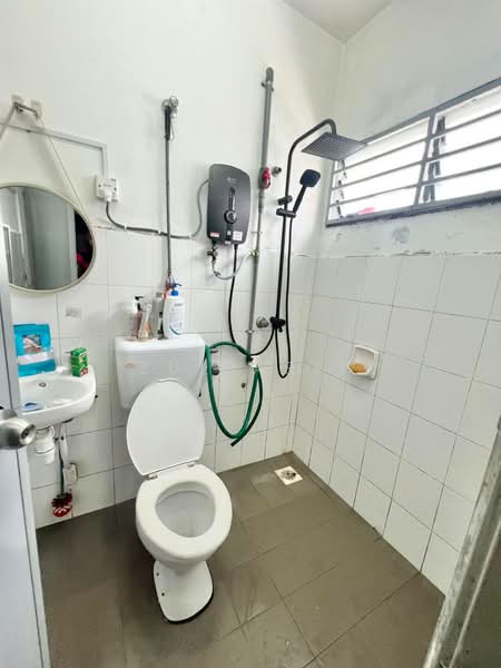 Semi-Detached House for Sale in Taman Selayang Mutiara (Selayang) - Zul Arif - Bathroom - PropertyGuru.com.my