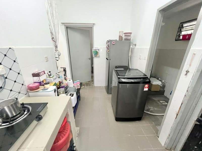 Semi-Detached House for Sale in Taman Selayang Mutiara (Selayang) - Zul Arif - Kitchen - PropertyGuru.com.my