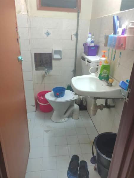 Apartment for Sale at Subang Perdana Goodyear Court 9 - Amy Yip - Bathroom - PropertyGuru.com.my