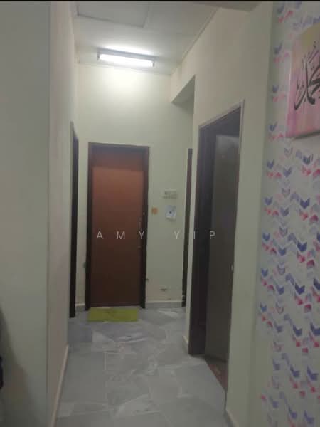 Apartment for Sale at Subang Perdana Goodyear Court 9 - Amy Yip - Corridor - PropertyGuru.com.my