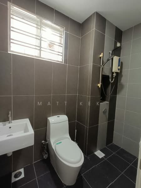 Service Residence for Sale at Skysuites @ Meldrum Hills - Matt Kek - Bathroom - PropertyGuru.com.my