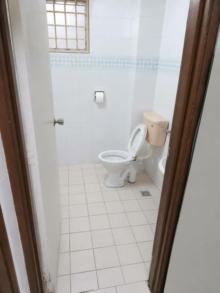 Townhouse for Sale in Taman Saga (Ampang) - Lee Muzi - Bathroom - PropertyGuru.com.my