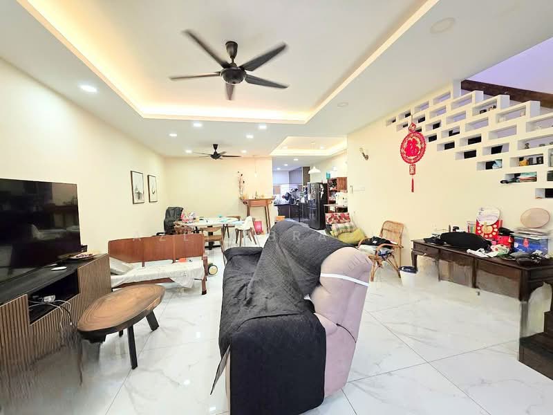 Rumah Teres 2 Tingkat untuk Dijual di Seksyen 23 (Shah Alam) - Azli Ibrahim - Living Room - PropertyGuru.com.my