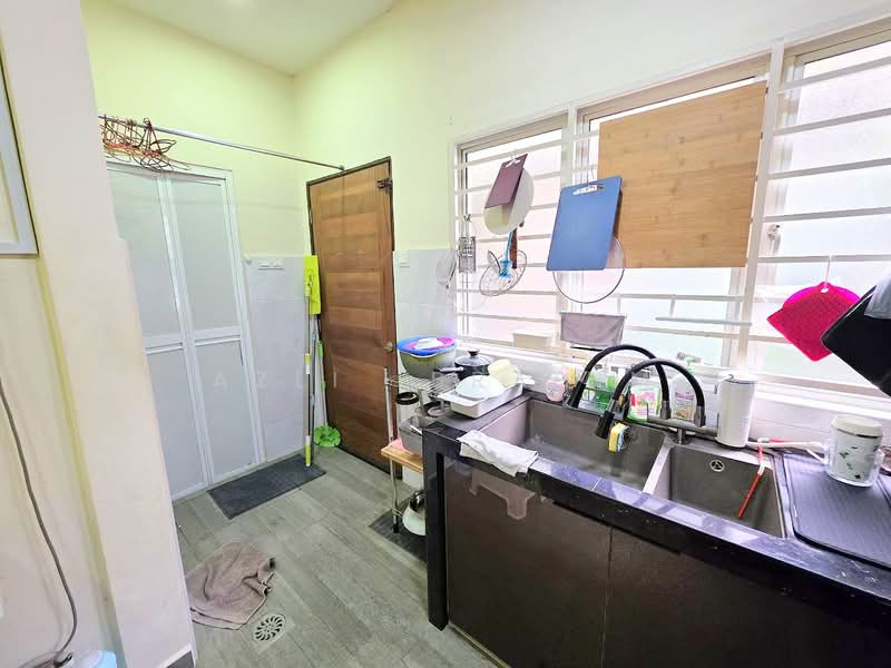 Rumah Teres 2 Tingkat untuk Dijual di Seksyen 23 (Shah Alam) - Azli Ibrahim - Kitchen - PropertyGuru.com.my