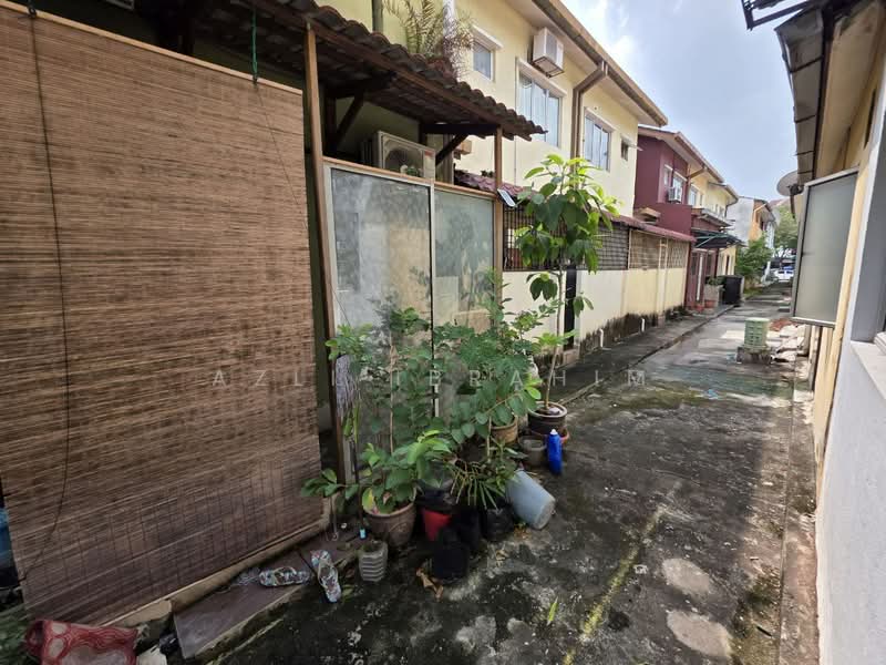 Rumah Teres 2 Tingkat untuk Dijual di Seksyen 23 (Shah Alam) - Azli Ibrahim - Exterior - PropertyGuru.com.my