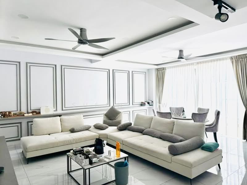 Rumah Kluster untuk Dijual di Taman Mount Austin (Tebrau) - Suenn Low - Living Room - PropertyGuru.com.my