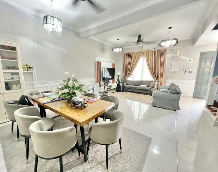 2-storey Terraced House for Sale in Kemuning Utama (Shah Alam) - Zul Arif - Living Room - PropertyGuru.com.my