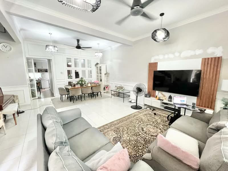 2-storey Terraced House for Sale in Kemuning Utama (Shah Alam) - Zul Arif - Living Room - PropertyGuru.com.my
