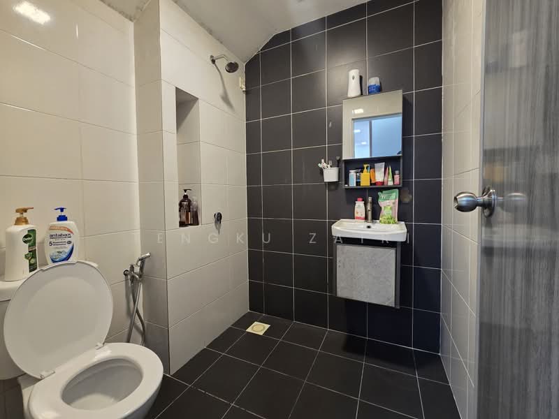 Rumah Berkembar untuk Dijual di Eco Grandeur (Puncak Alam) - Tengku Zairi - PropertyGuru.com.my